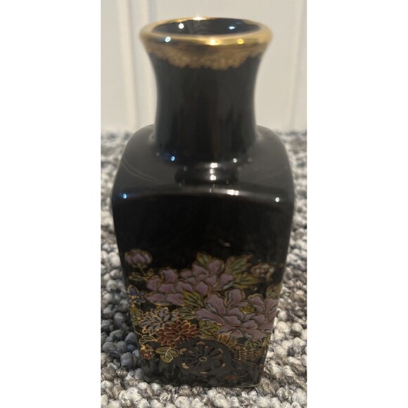 Set of 2 VTG Asian Black with Floral with Gold Trim Mini Vases Bud Vase Japan - Picture 5 of 14